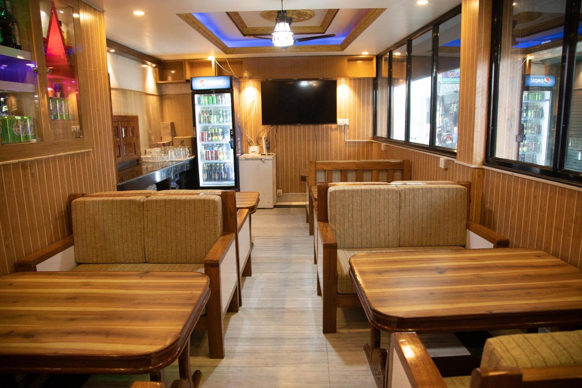 Balaju Oyo 304 Hotel Manama מראה חיצוני תמונה